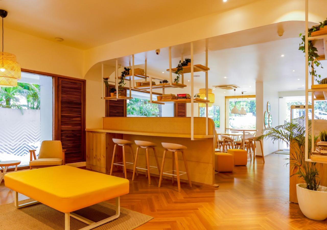Bloom Hotel - Juhu Мумбаи Экстерьер фото