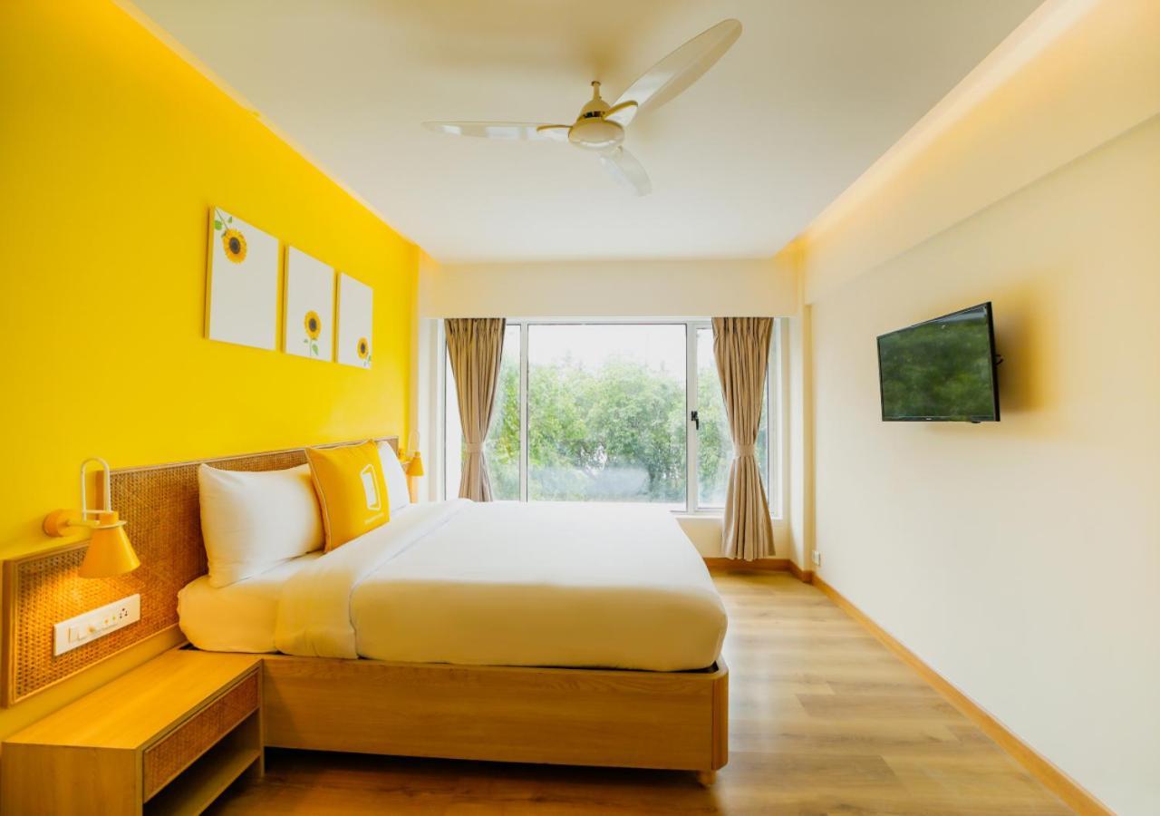 Bloom Hotel - Juhu Мумбаи Экстерьер фото