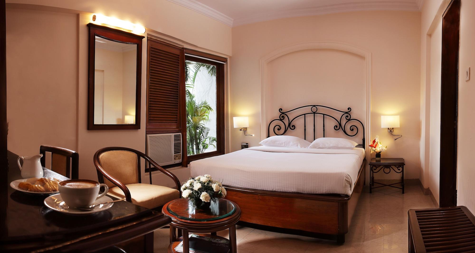 Bloom Hotel - Juhu Мумбаи Экстерьер фото