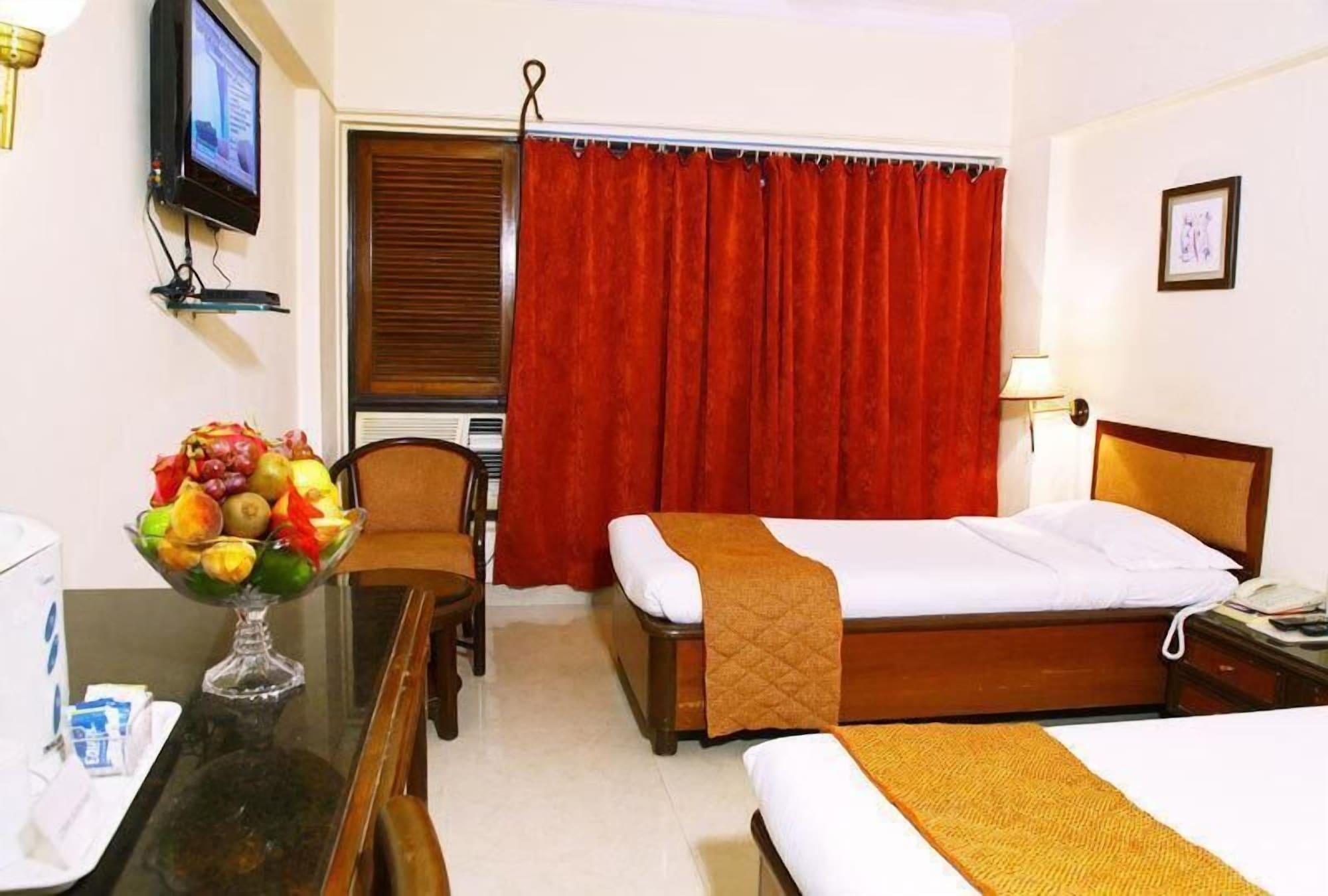 Bloom Hotel - Juhu Мумбаи Экстерьер фото