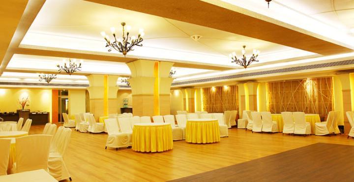 Bloom Hotel - Juhu Мумбаи Экстерьер фото