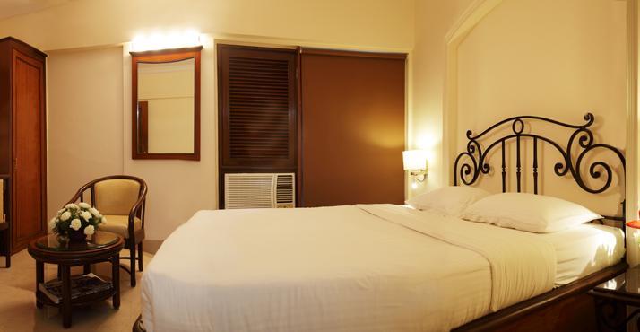 Bloom Hotel - Juhu Мумбаи Экстерьер фото