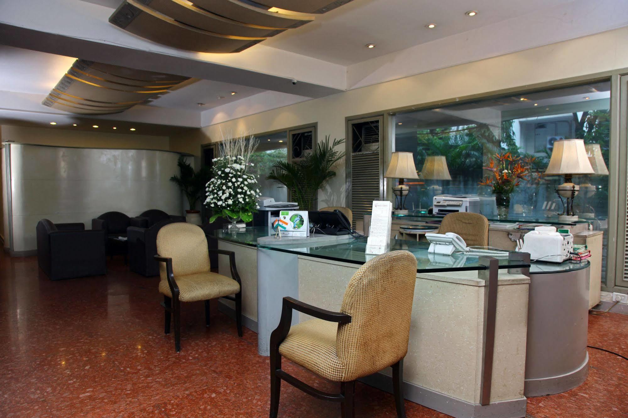 Bloom Hotel - Juhu Мумбаи Экстерьер фото